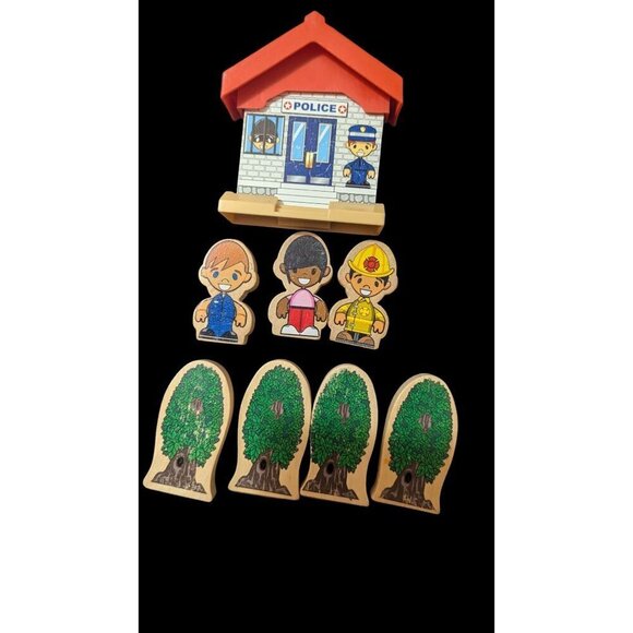 Kidkraft Wooden Police Station/ Stand/ Wooden Tree , figures Replacement parts - Picture 1 of 3
